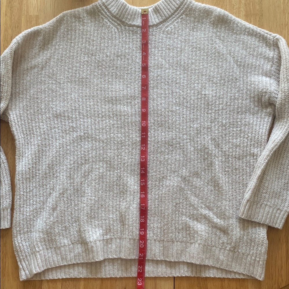 American Eagle Outfitters Cream Cozy Sweater Size Small - Picture 4 of 4